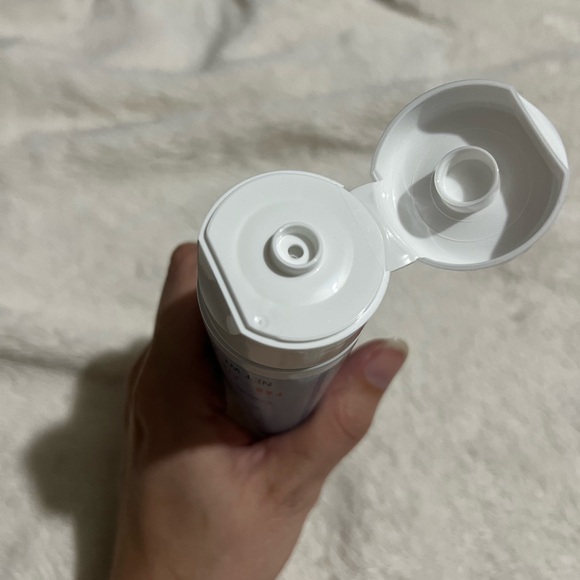 FIRST AID BEAUTY Deep Cleanser with Red Clay NEW 4.7oz - Picture 7 of 8